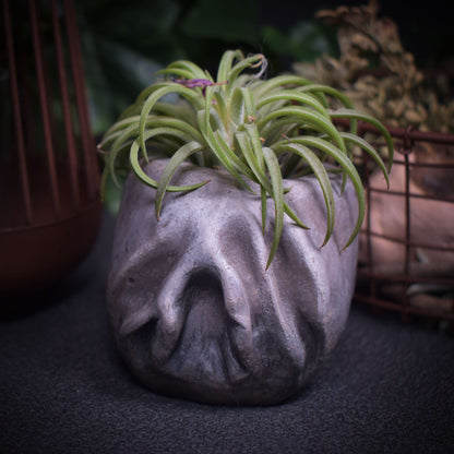 Yoni Pflanzgefäß Unikat aus traditionell gebranntem Ton - Handgemachte Rauchbrandkunst - Ode an die Weiblichkeit