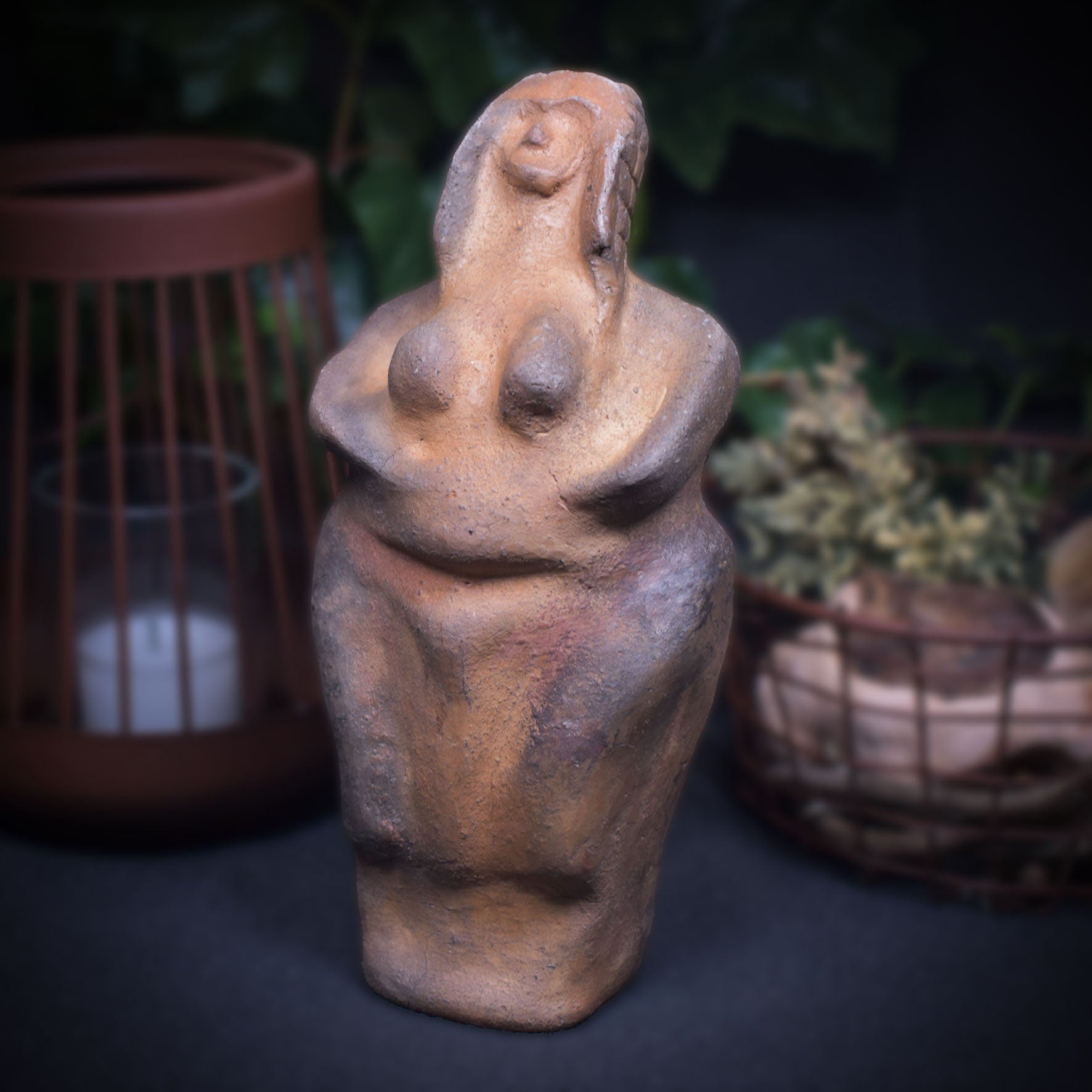 Handgemachte Rauchbrand Kunst: Interpretation der Venus von Brassempouy Skulptur - Unikat für Sammler