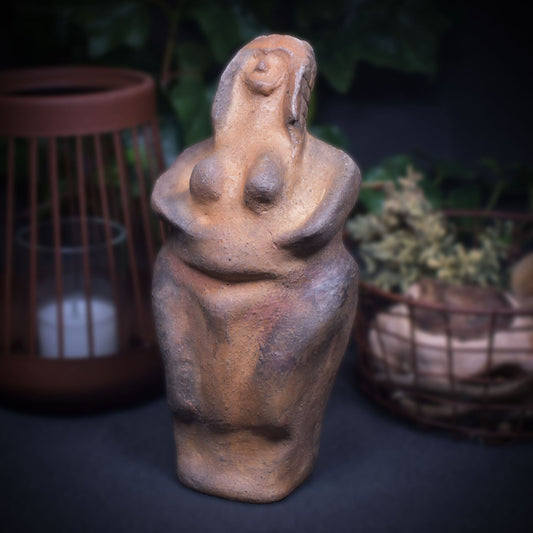 Handgemachte Rauchbrand Kunst: Interpretation der Venus von Brassempouy Skulptur - Unikat für Sammler