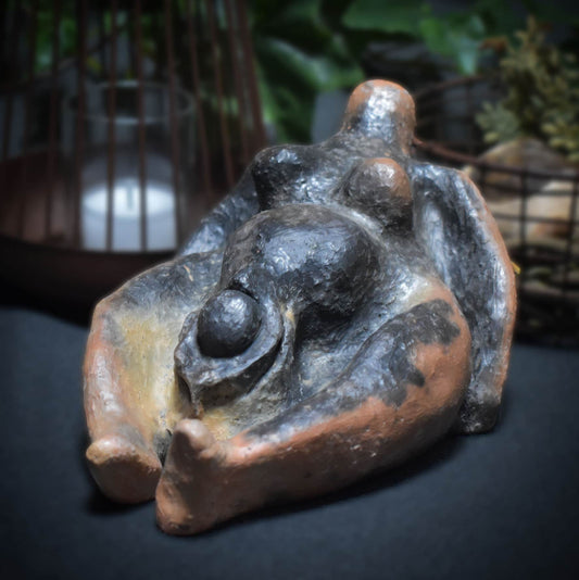 Handgefertigte Venus Statuette aus Ton - Traditionelle Kunst ideal als Geschenk bei Kinderwunsch, Schwangerschaft und Geburt