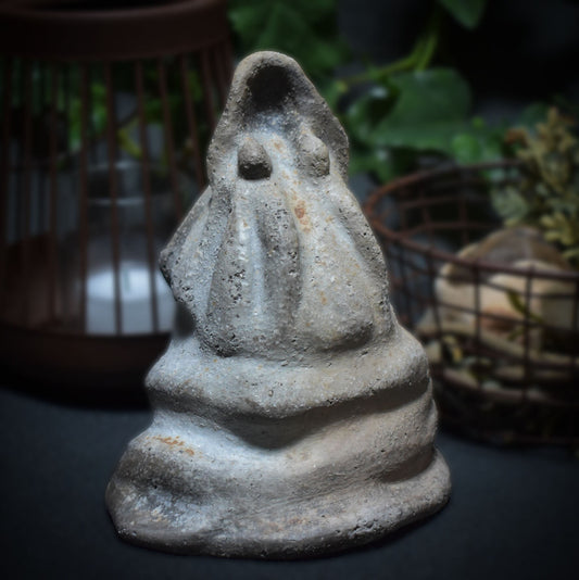 Handgefertigte Ton Skulptur Lady of Avalon - Glastonbury Tor, England - König Artus Sage, Rauchbrand Technik - dekoratives Highlight