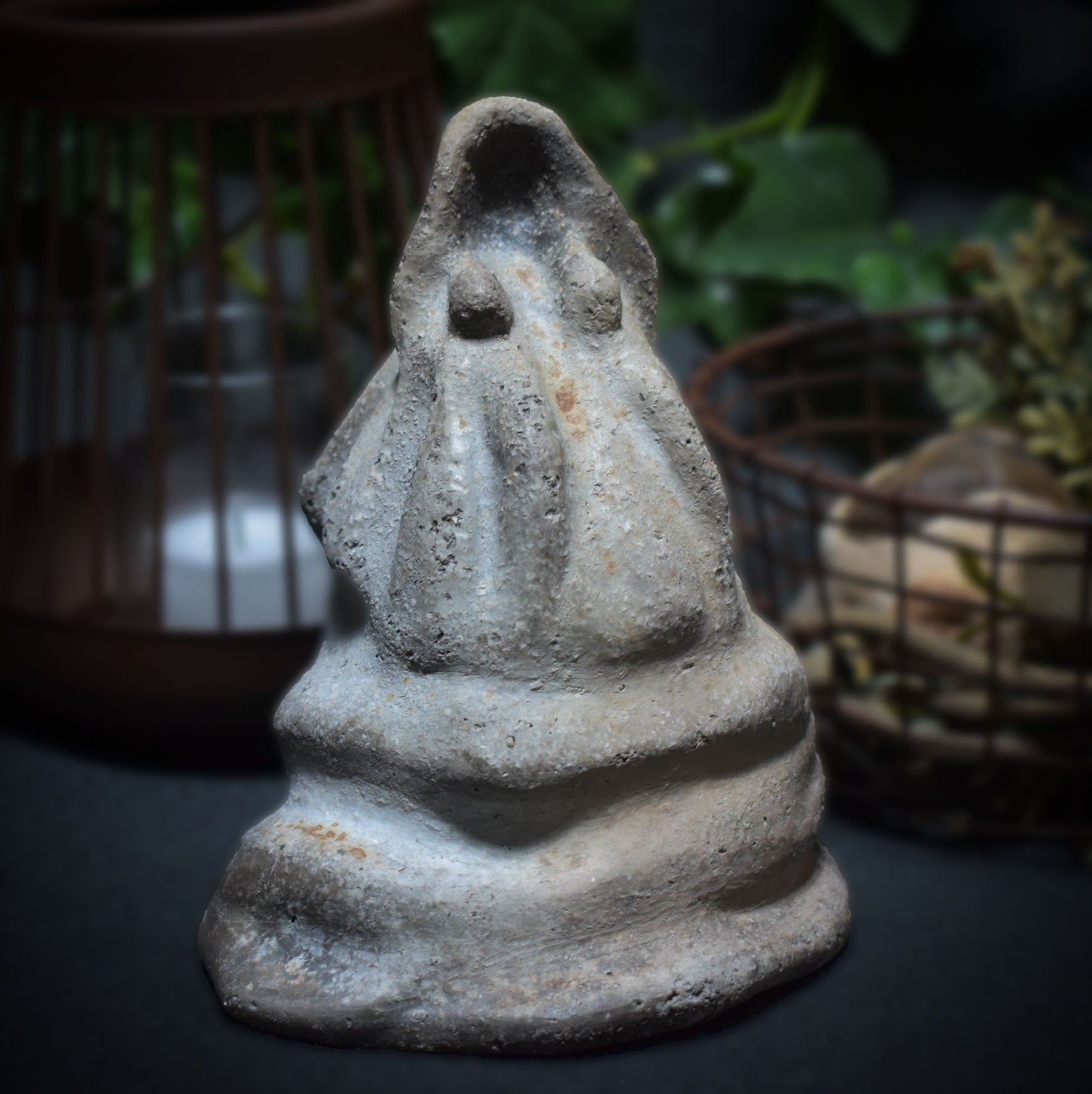 Handgefertigte Ton Skulptur Lady of Avalon - Glastonbury Tor, England - König Artus Sage, Rauchbrand Technik - dekoratives Highlight