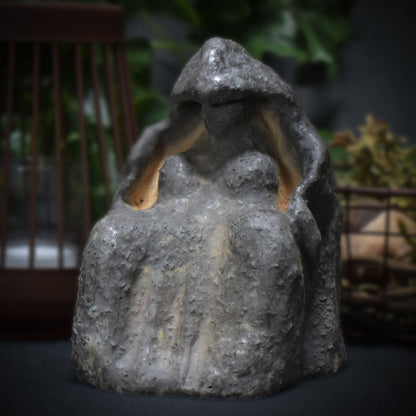 Mystische Frauenfigur aus Ton - im Rauchbrand vollendet - Spirituelle Dekoration für weibliche Magie - ideal als Altargegenstand