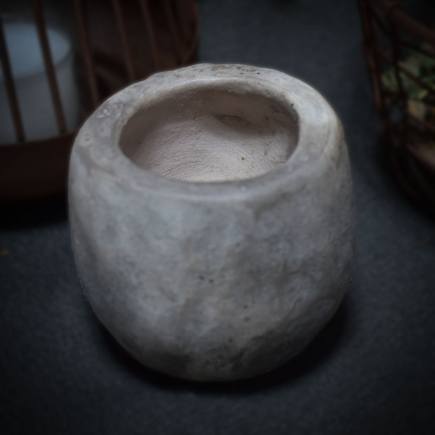 Yoni Pflanzgefäß Unikat aus traditionell gebranntem Ton - Handgemachte Rauchbrandkunst - Ode an die Weiblichkeit