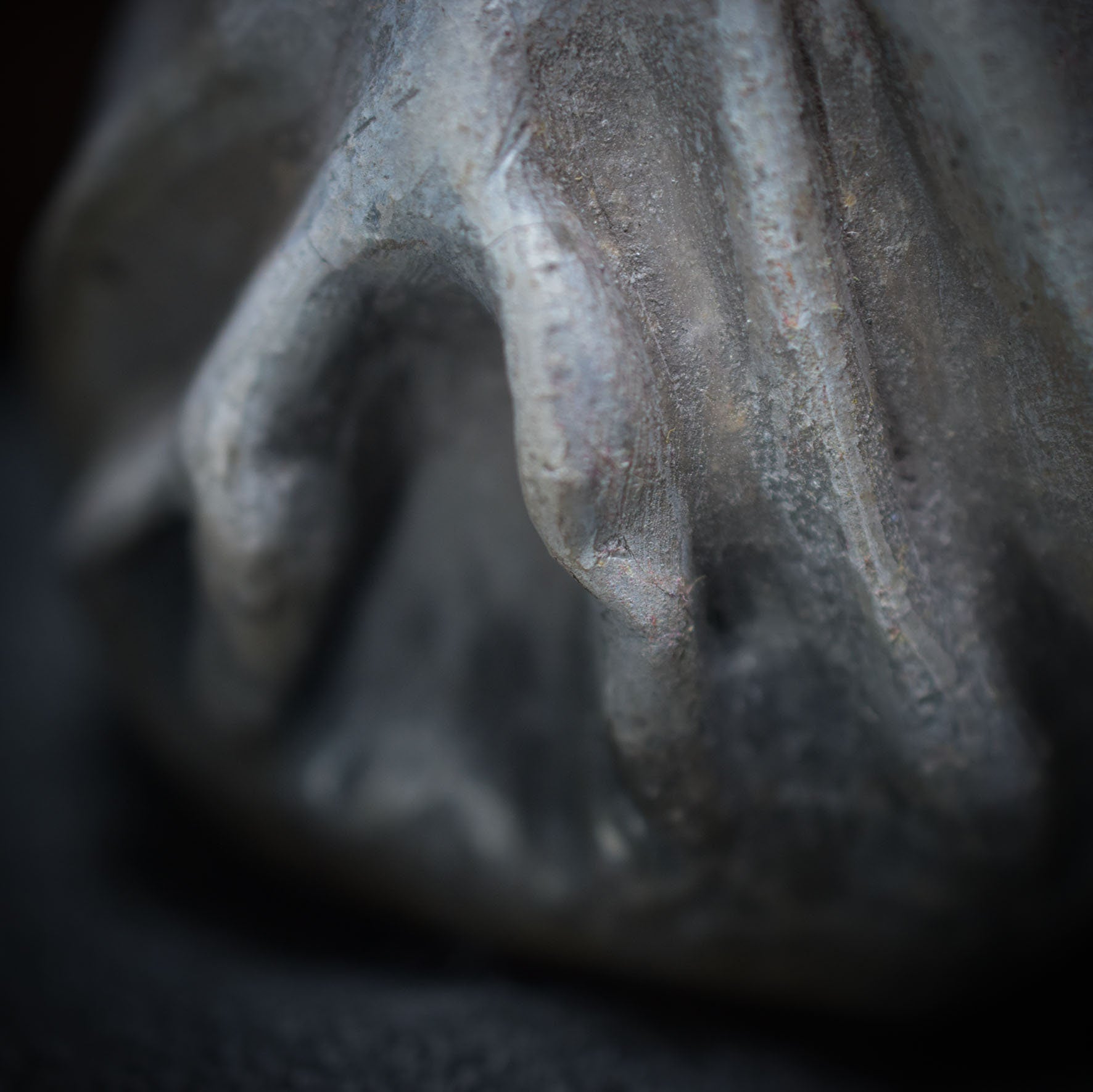 Yoni Pflanzgefäß Unikat aus traditionell gebranntem Ton - Handgemachte Rauchbrandkunst - Ode an die Weiblichkeit