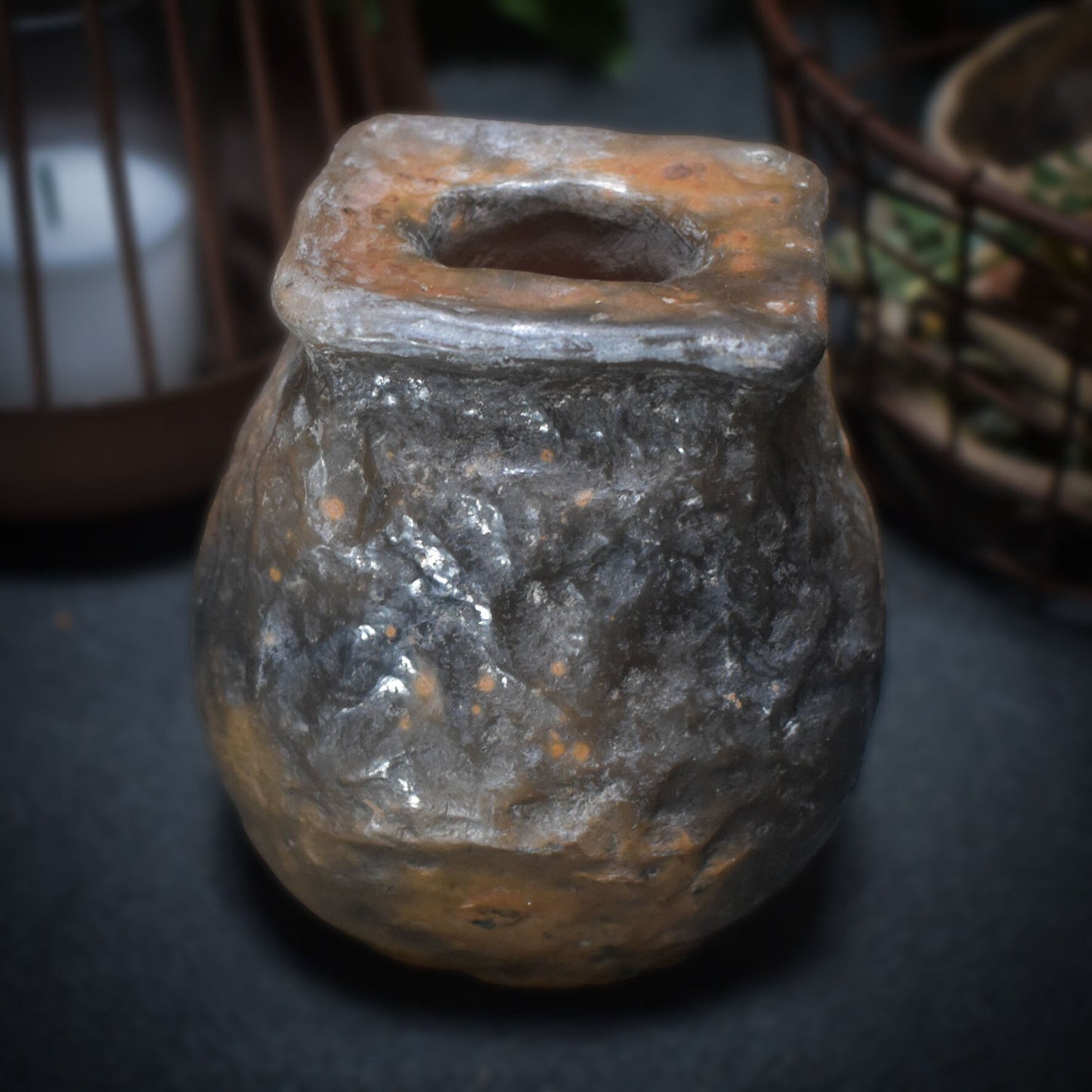 Einzigartige Yoni Vase bzw. Kerzenhalter - Handgemacht - Traditionell gebrannter Ton - Rustikales Wohnaccessoire - Frauenkunst