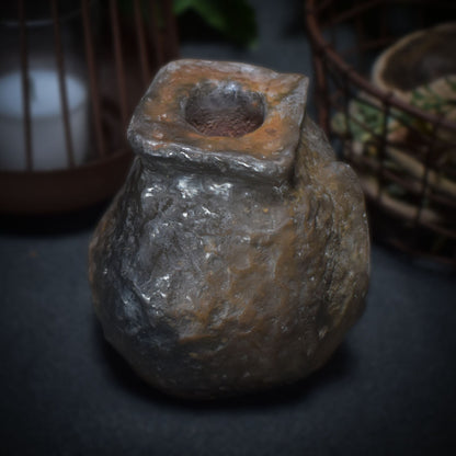 Einzigartige Yoni Vase bzw. Kerzenhalter - Handgemacht - Traditionell gebrannter Ton - Rustikales Wohnaccessoire - Frauenkunst