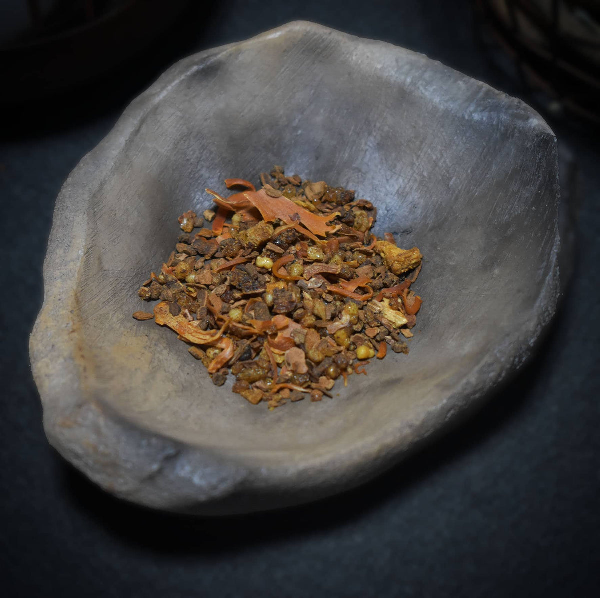 Weihnachtliche Räuchermischung - Naturrein, 30ml Glas mit Korken -Muskatblüte, Nelke, Zimtrinde, Myrrhe