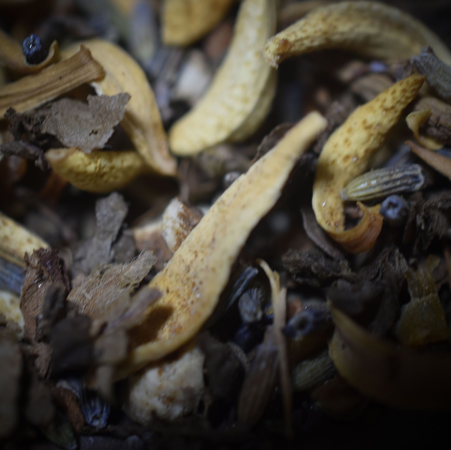 Haussegen – Deine Räuchermischung für Schutz und harmonische Räume - Naturreine Rohstoffe im 30ml Glas mit Korken