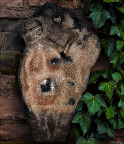 Dordogne Höhlenkunst Venus Wandrelief aus Naturton und im Rauchbrand gefärbt - Steinzeitliche Kunst Frankreich - Venus - Matriarchale Kunst