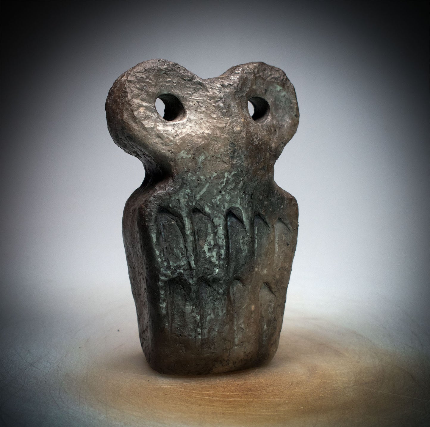 Handgefertigtes Eye Idol für individuelles Wohnambiente - Einzigartiges Tel Brak Replikat für deine spirituelle Dekoration