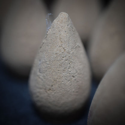 Rückfluss Räucherkegel – 10 Stück | Meditativer Sandelholz-Duft, der wie ein Wasserfall fließt