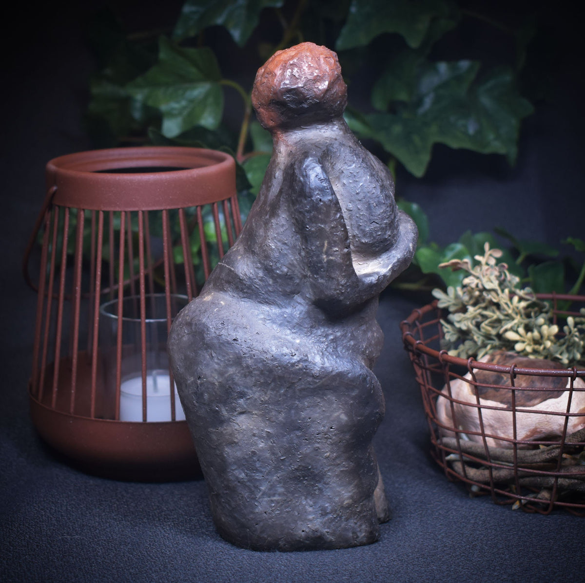 Venus von Willendorf Skulptur, neu interpretierte Urgöttin Figur, archaische Göttin Statue aus Ton, spirituelle Altar Deko SKU279