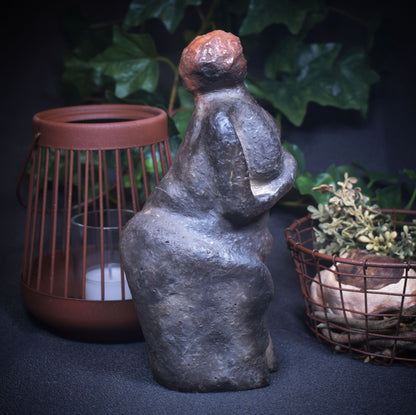 Venus von Willendorf Skulptur, neu interpretierte Urgöttin Figur, archaische Göttin Statue aus Ton, spirituelle Altar Deko SKU279
