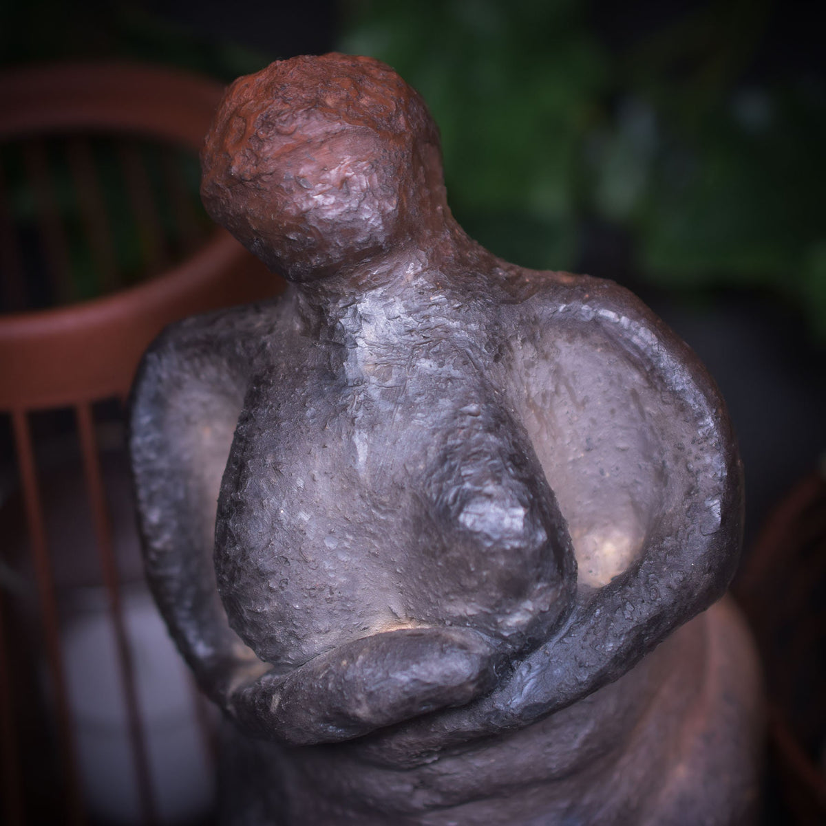 Venus von Willendorf Skulptur, neu interpretierte Urgöttin Figur, archaische Göttin Statue aus Ton, spirituelle Altar Deko SKU279