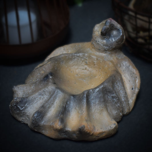 Räucherschale Schamanische Krafttier Eule - handgefertigt aus Ton für deinen Altar - im Rauchbrand vollendet