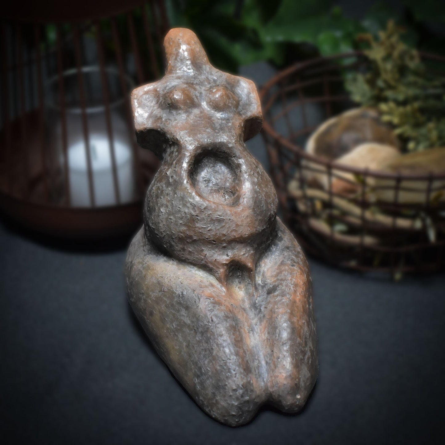 Göttin Venus Figurine Lebensspirale Ammonit - Symbol kraftvoller Weiblichkeit - stilvolle Dekoration - kunstvoller Talisman Matriarchat