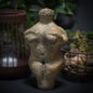Goddess handgefertigte Skulptur Venus Fruchtbarkeitsgöttin Matriarchale Kunst aus Ton Rauchbrand Pagan primitive Kunst