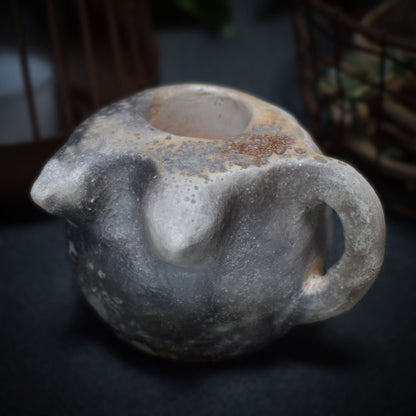 Handgemachtes Unikat: Brust-Deko-Henkeltasse und Pflanzgefäß - Rauchbrandkunst und Traditionell Gebrannter Ton