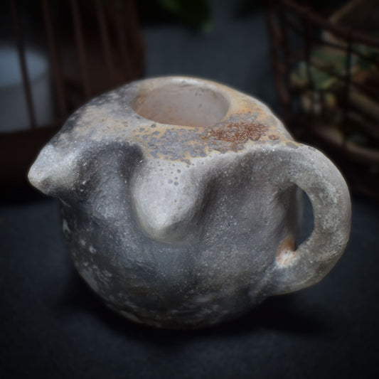 Handgemachtes Unikat: Brust-Deko-Henkeltasse und Pflanzgefäß - Rauchbrandkunst und Traditionell Gebrannter Ton