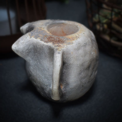 Handgemachtes Unikat: Brust-Deko-Henkeltasse und Pflanzgefäß - Rauchbrandkunst und Traditionell Gebrannter Ton