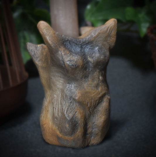 Handgefertigter Tree of Life Kerzenhalter aus traditionell gebranntem Ton - Rustikale und stimmungsvolle Beleuchtungsidee