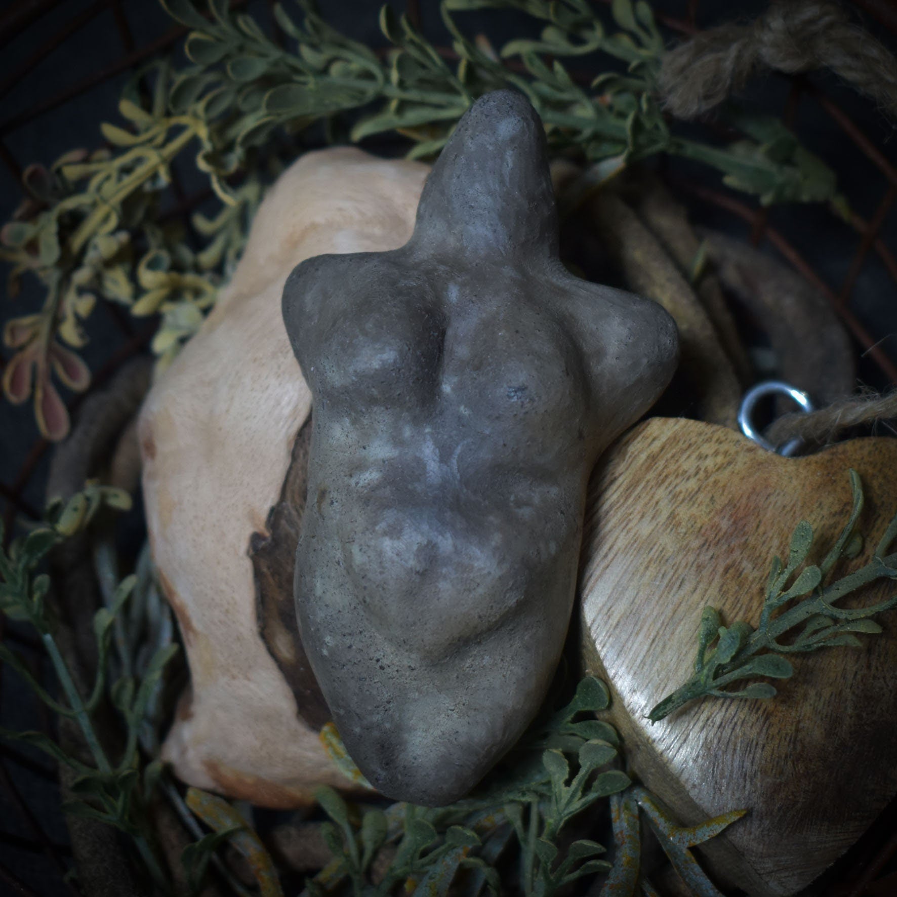 Glücksbringer Venus Figurine Goddess aus Ton - Deine göttliche Begleiterin für unterwegs