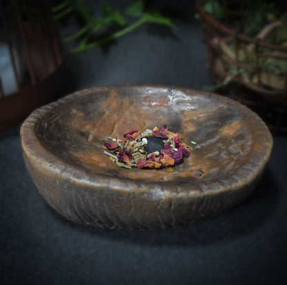 Handgefertigte Räucherschale aus traditionell gebranntem Ton – Ideal für Wicca Altar und rustikale Dekoration