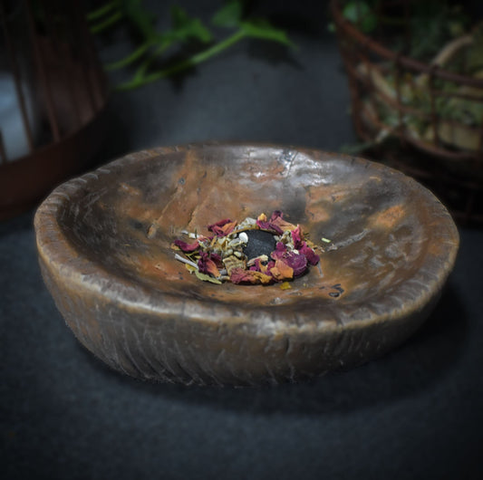 Handgefertigte Räucherschale aus traditionell gebranntem Ton – Ideal für Wicca Altar und rustikale Dekoration