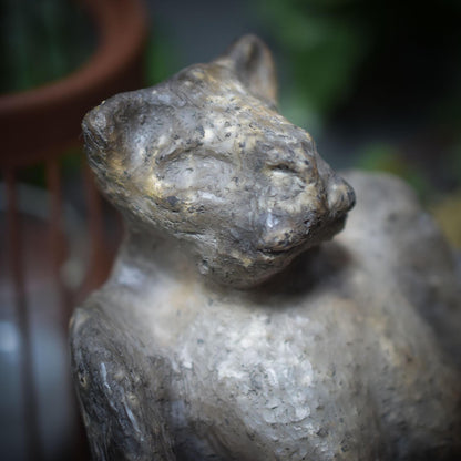 Handgemachte Löwenmensch Tonskulptur – inspiriert durch Fund auf der Schwäbischen Alb -traditionelle Rauchbrandkunst