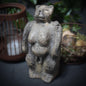 Handgemachte Löwenmensch Tonskulptur – inspiriert durch Fund auf der Schwäbischen Alb -traditionelle Rauchbrandkunst