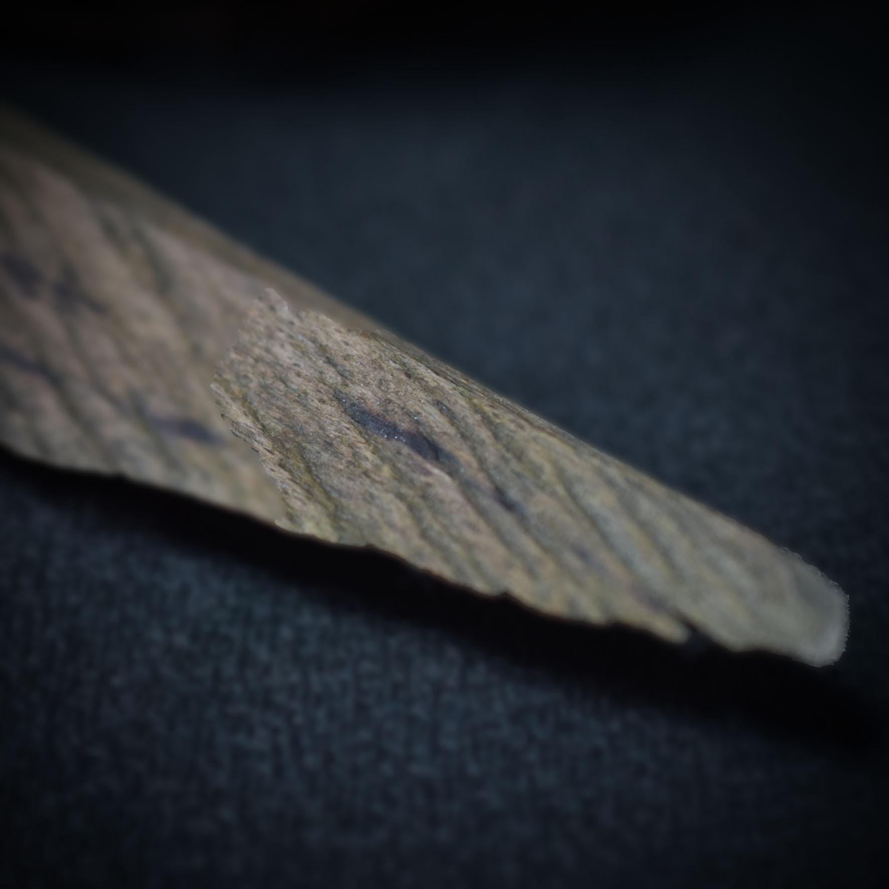 Gefallener Engel mit Flügeln aus Holz - Einzigartige Rauchbrandkunst - rustikale Dekoration