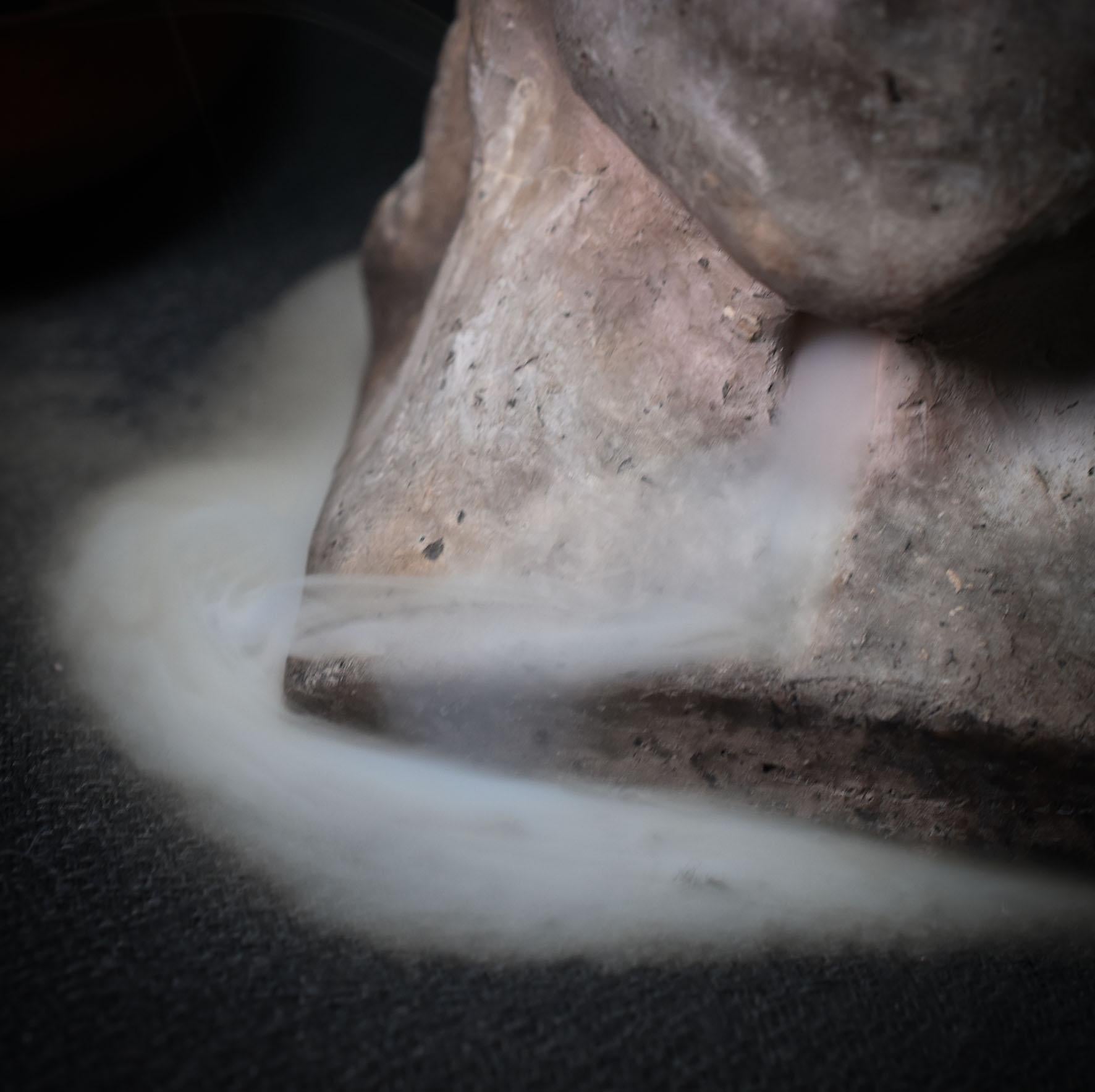 Handgefertigte Medusa Büste mit Rückfluss Räucherkegelhalter - Traditionell gebrannter Ton für dein Räucherritual