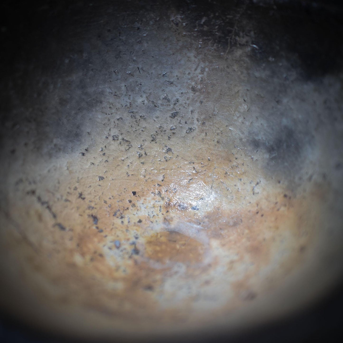 Handgefertigtes Pflanzgefäß 'Schoß der Göttin' aus traditionell gebranntem Ton – Spiritueller Altarbedarf - Art.Nr.: GEF006