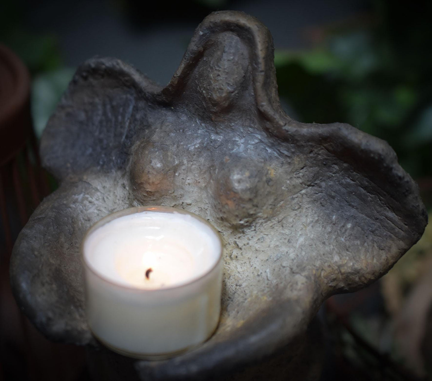 Handgefertigte Bienengöttin Keramik - Teelichthalter & Räucherstäbchenhalter - Traditionell Gebrannter Ton