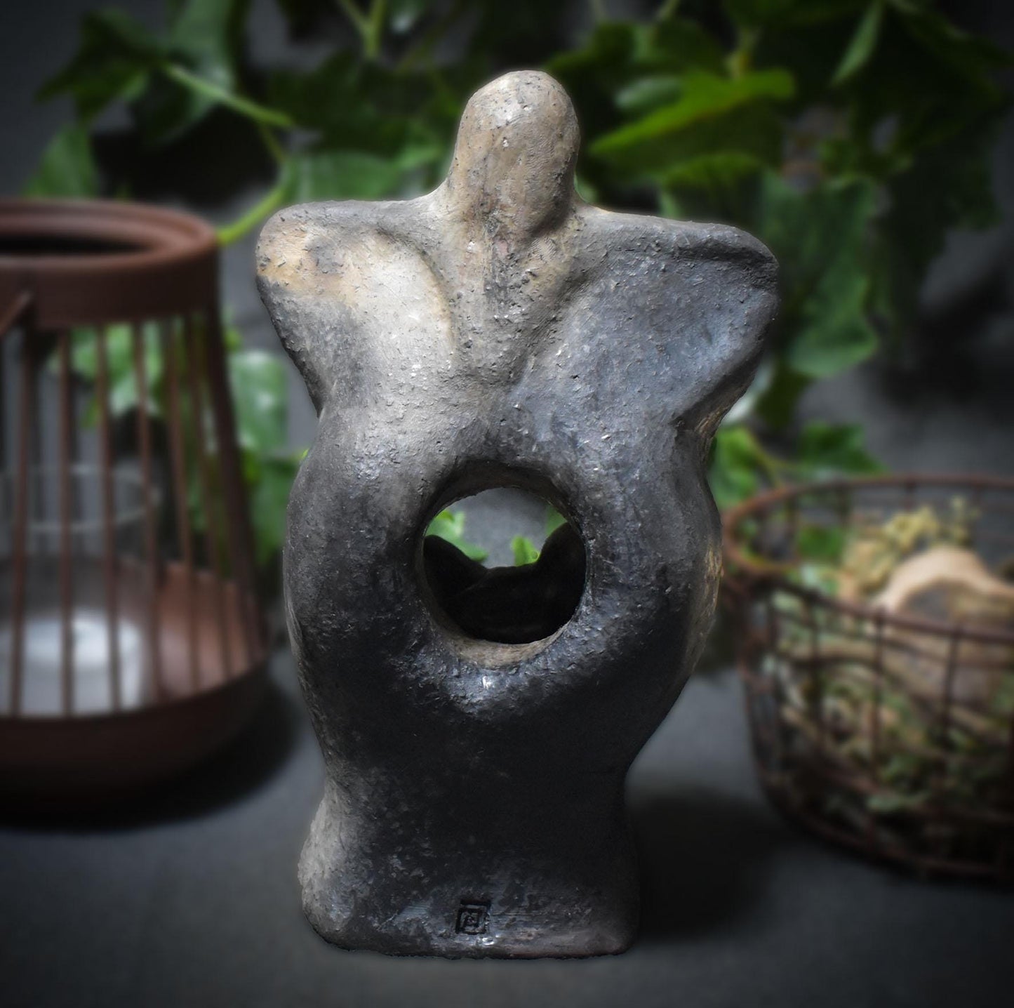 Fruchtbarkeitsgöttin Teelichthalter Ton, Urgöttin Figur mit Baby, archaische Mutter Erde Skulptur, spirituelle Altar Deko SKU009