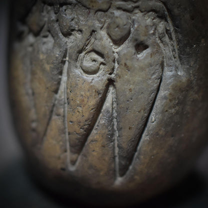 Handgefertigtes Rauchbrand Osterei aus Ton - mit Hekate Symbol – Rustikale Oster- und Frühlingsdekoration - Art.Nr.: FRO001