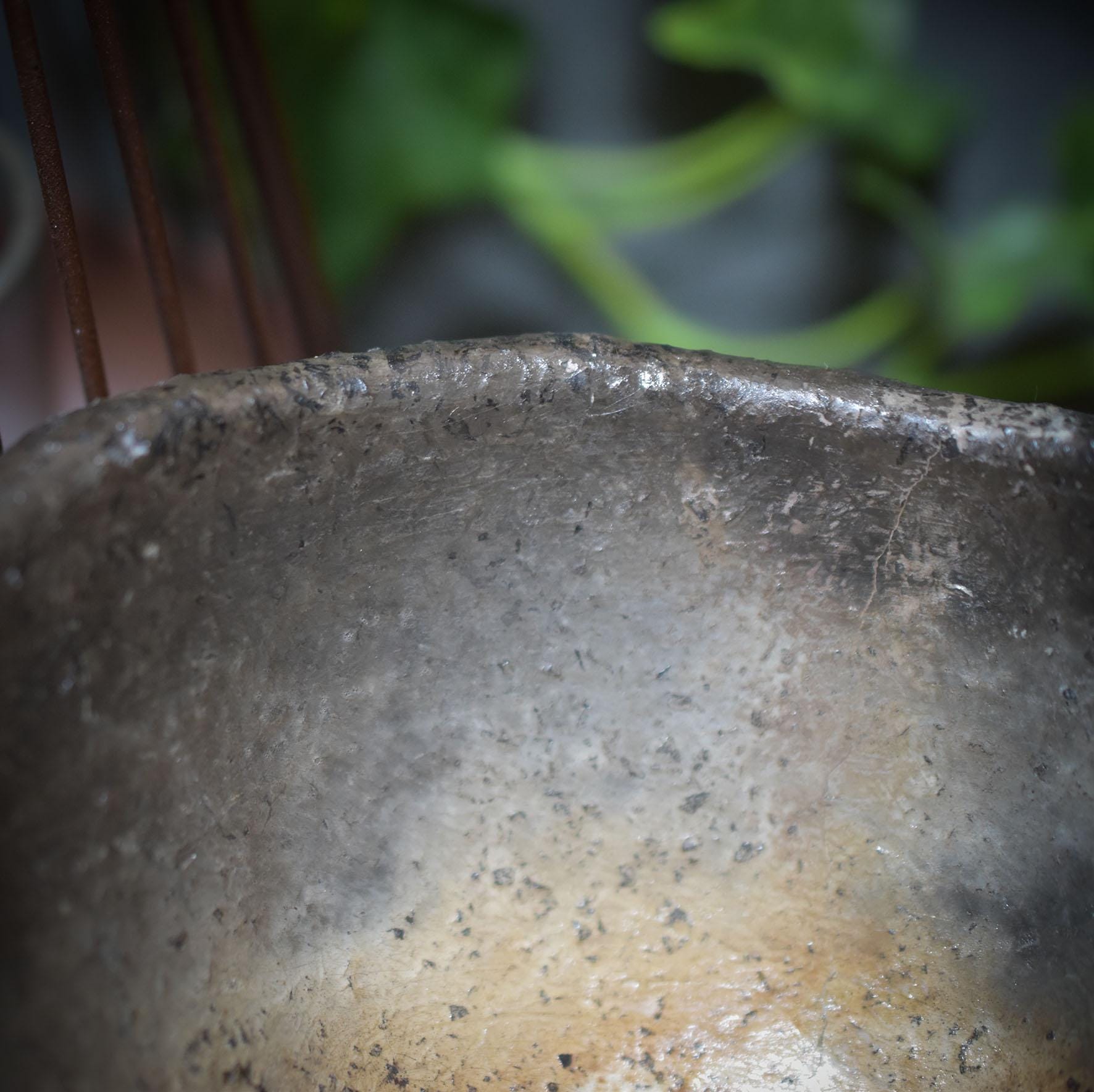 Handgefertigtes Pflanzgefäß 'Schoß der Göttin' aus traditionell gebranntem Ton – Spiritueller Altarbedarf - Art.Nr.: GEF006