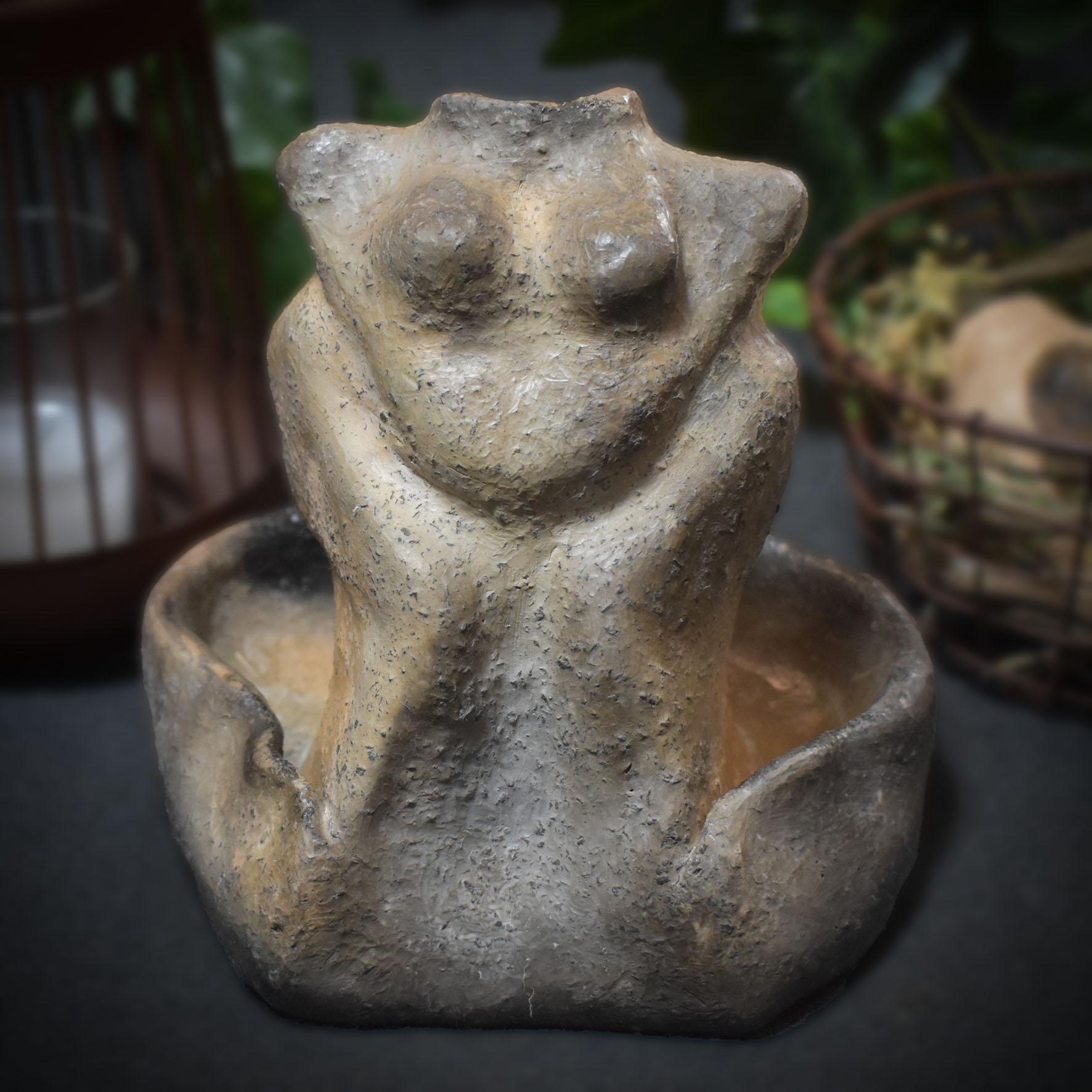 Handgefertigte Tonvase - Skulptur des weiblichen Torsos – Erdmutter Ritualdeko - Art.Nr.: GEF007