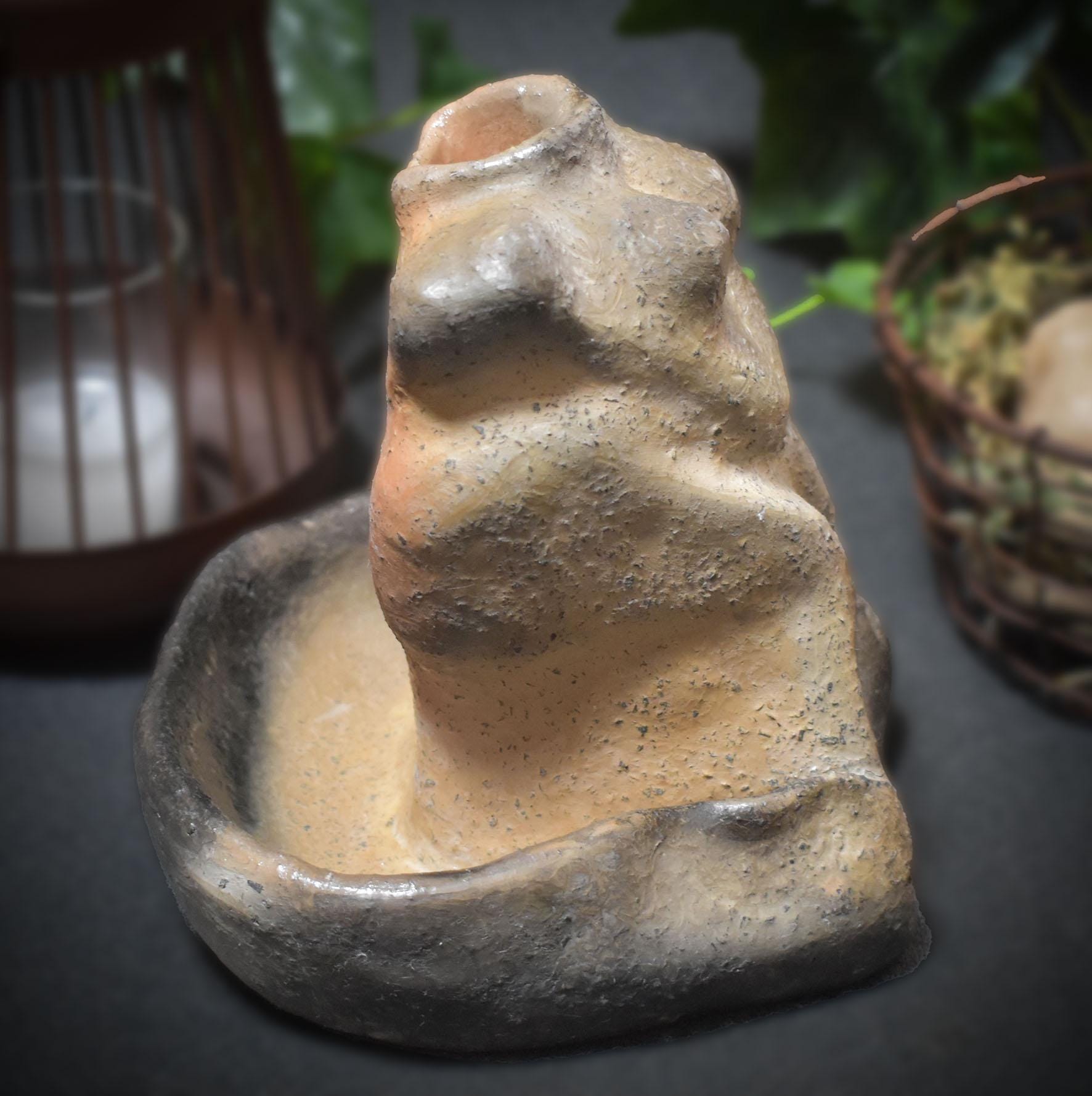 Handgefertigte Tonvase - Skulptur des weiblichen Torsos – Erdmutter Ritualdeko