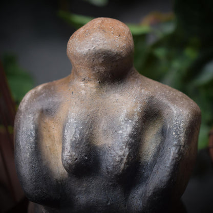 Prähistorisch inspirierte Ton-Skulptur - Hommage ans Matriarchat und die Fruchtbarkeitsgöttin Art.Nr.: SKU009