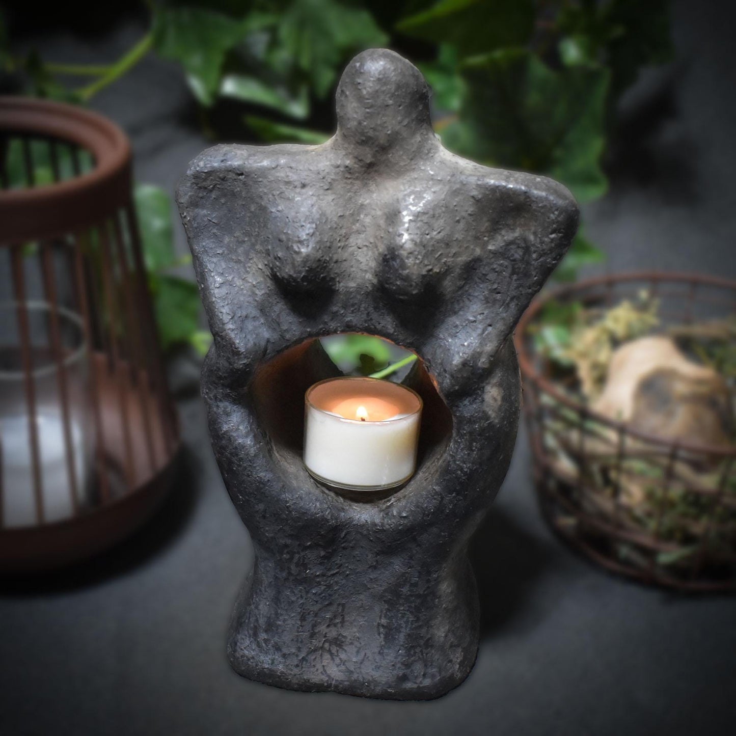 Handgefertigter Teelichthalter aus traditionell gebranntem Ton - Fruchtbarkeitsgöttin