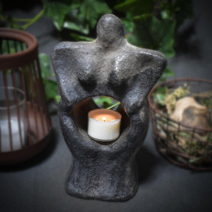 Handgefertigter Teelichthalter aus traditionell gebranntem Ton - Fruchtbarkeitsgöttin