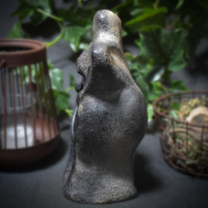 Handgefertigter Teelichthalter aus traditionell gebranntem Ton - Fruchtbarkeitsgöttin - Art.Nr.: SKU009