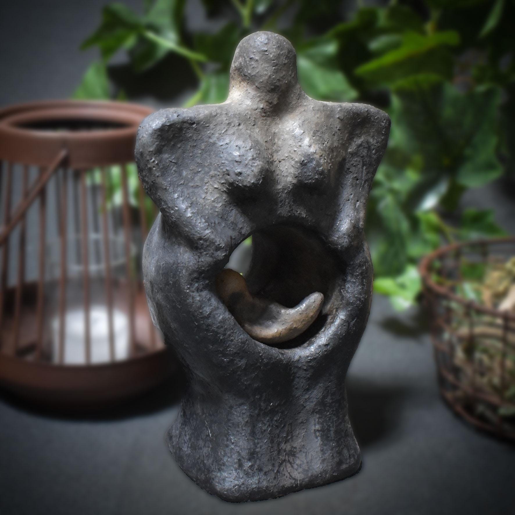 Handgefertigter Teelichthalter aus traditionell gebranntem Ton - Fruchtbarkeitsgöttin - Art.Nr.: SKU009