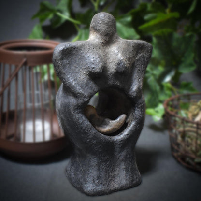 Handgefertigter Teelichthalter aus traditionell gebranntem Ton - Fruchtbarkeitsgöttin