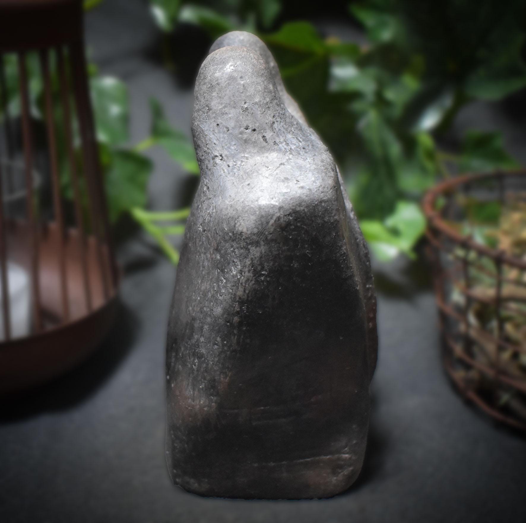 Handgefertigte Ton-Skulptur - Abstrakte Liebenden Figur - Rustikale Rauchbrandkunst - Art.Nr.: SKU011