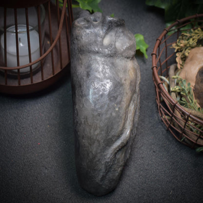 Handgefertigtes anatomisches Herz aus Ton - traditioneller Rauchbrand