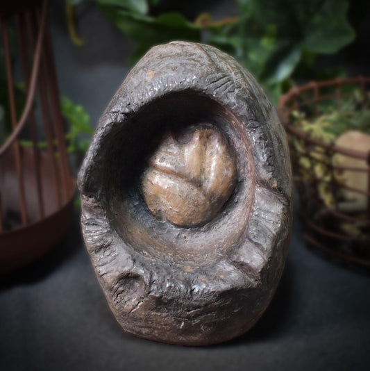 Handgemachtes Osterei aus Ton mit Inlay Tonrelief – Einzigartige, rustikale Osterdekoration Art.Nr.: FRO020