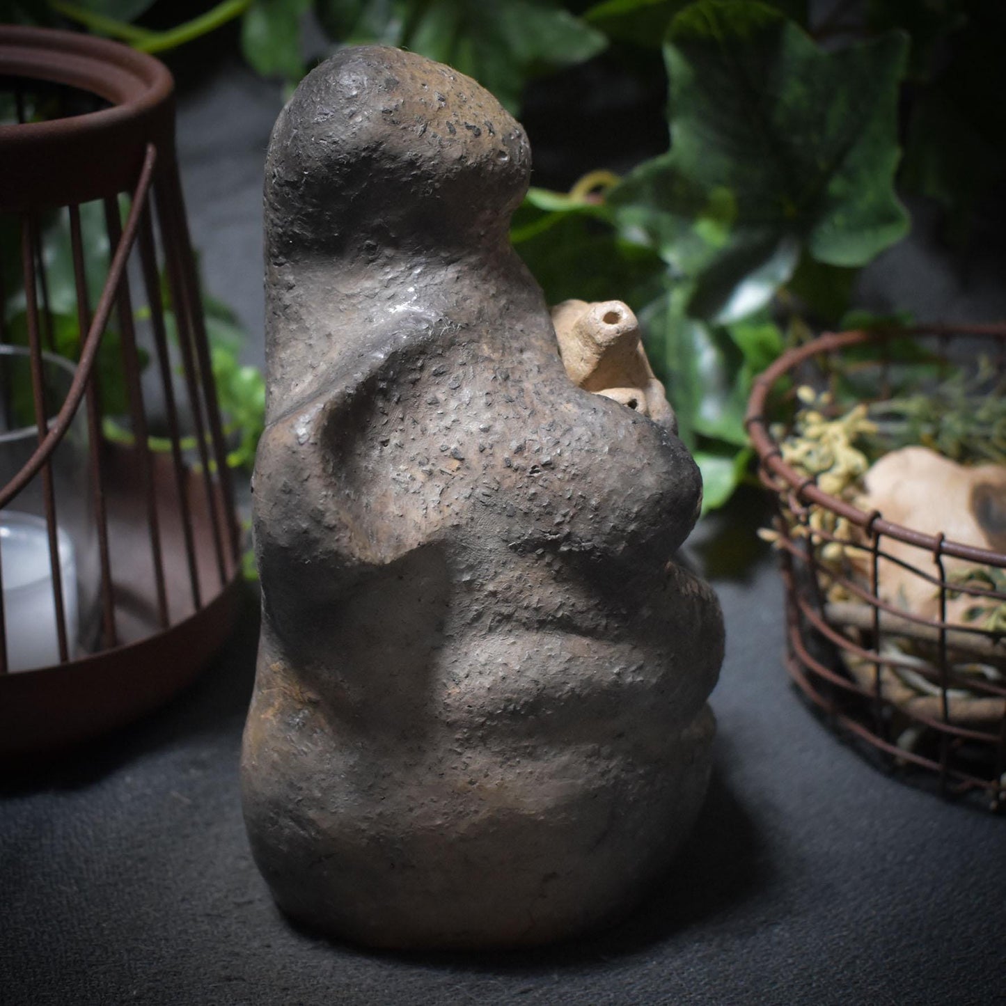 Skulptur aus traditionell gebranntem Ton "Gebrochenes Herz" – Ein Symbol für Heilung und Selbstliebe